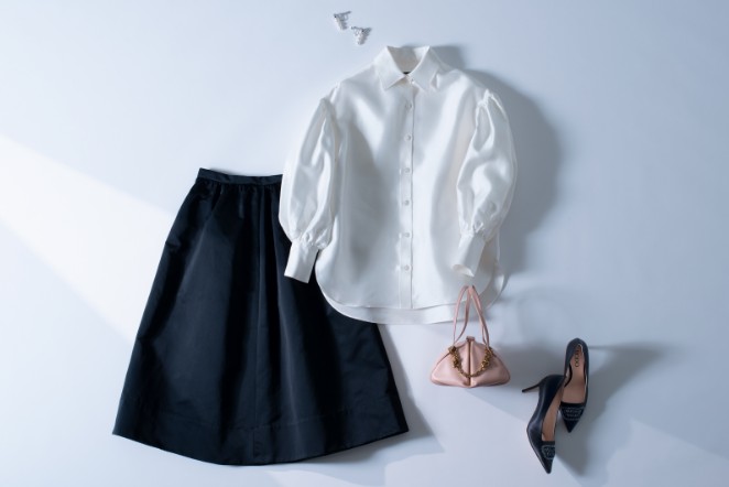 MIKAKO NAKAMURA ネイビーシルクブラウス　銀座和光　サイズ38 コーディネート力は抜群！ 今春、買い足したい和光の白シャツ │ WAKO