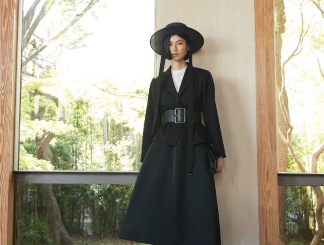 和光の万能ブラックウエアが登場。スタイリスト提案の着回し術に