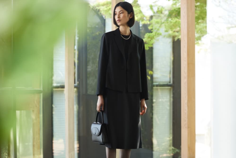 和光の万能ブラックウエアが登場。スタイリスト提案の着回し術に