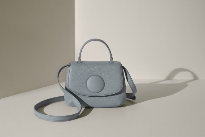 秋冬に映える上品カラー コーディネートを格上げする定番バッグ