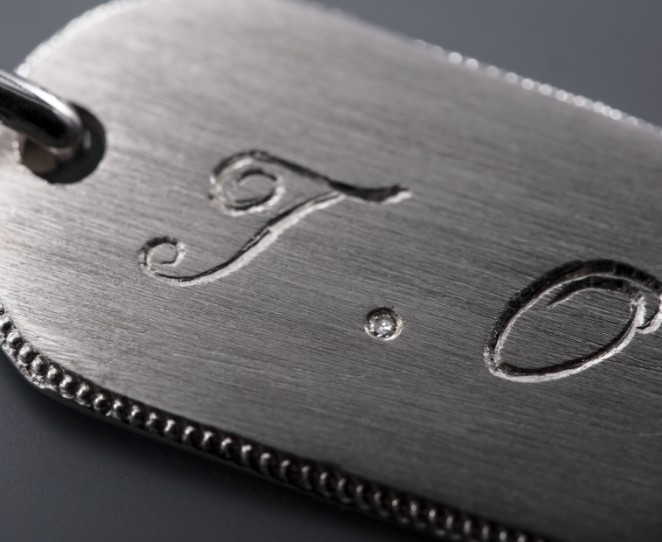 イニシャルオーダーに思いを込めて。世界にひとつのドッグタグ │ WAKO